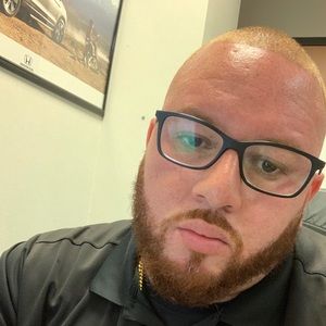 Meet your Posher, Larry